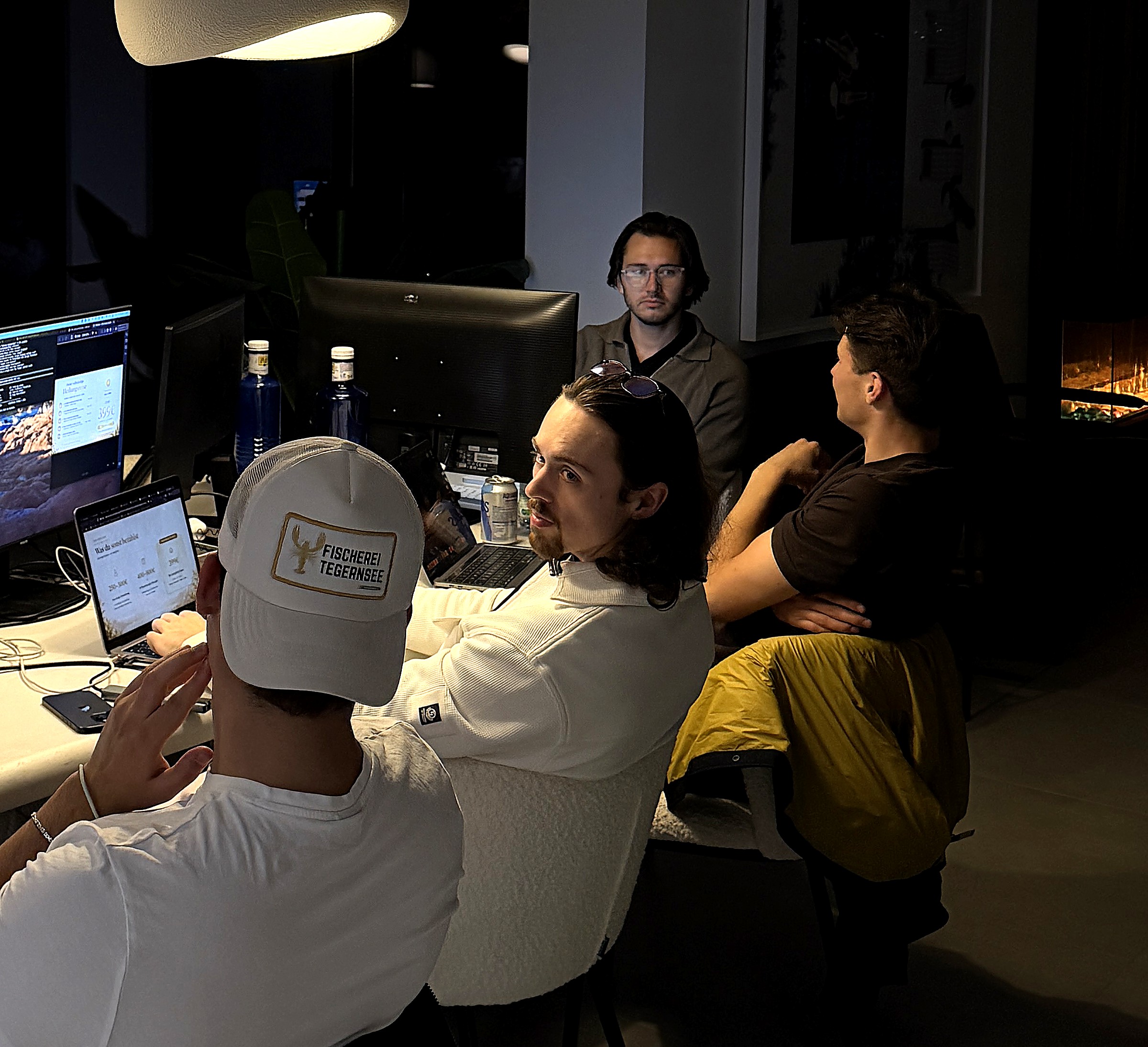 Christian mit Team beim Closing-Setup